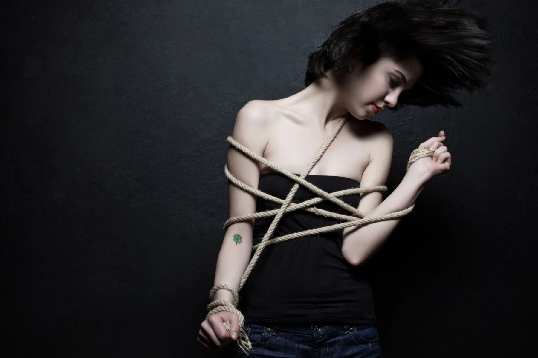 ความเป็นทาส: เคล็ดลับสำหรับผู้เริ่มต้นในการมีเพศสัมพันธ์แบบ BDSM